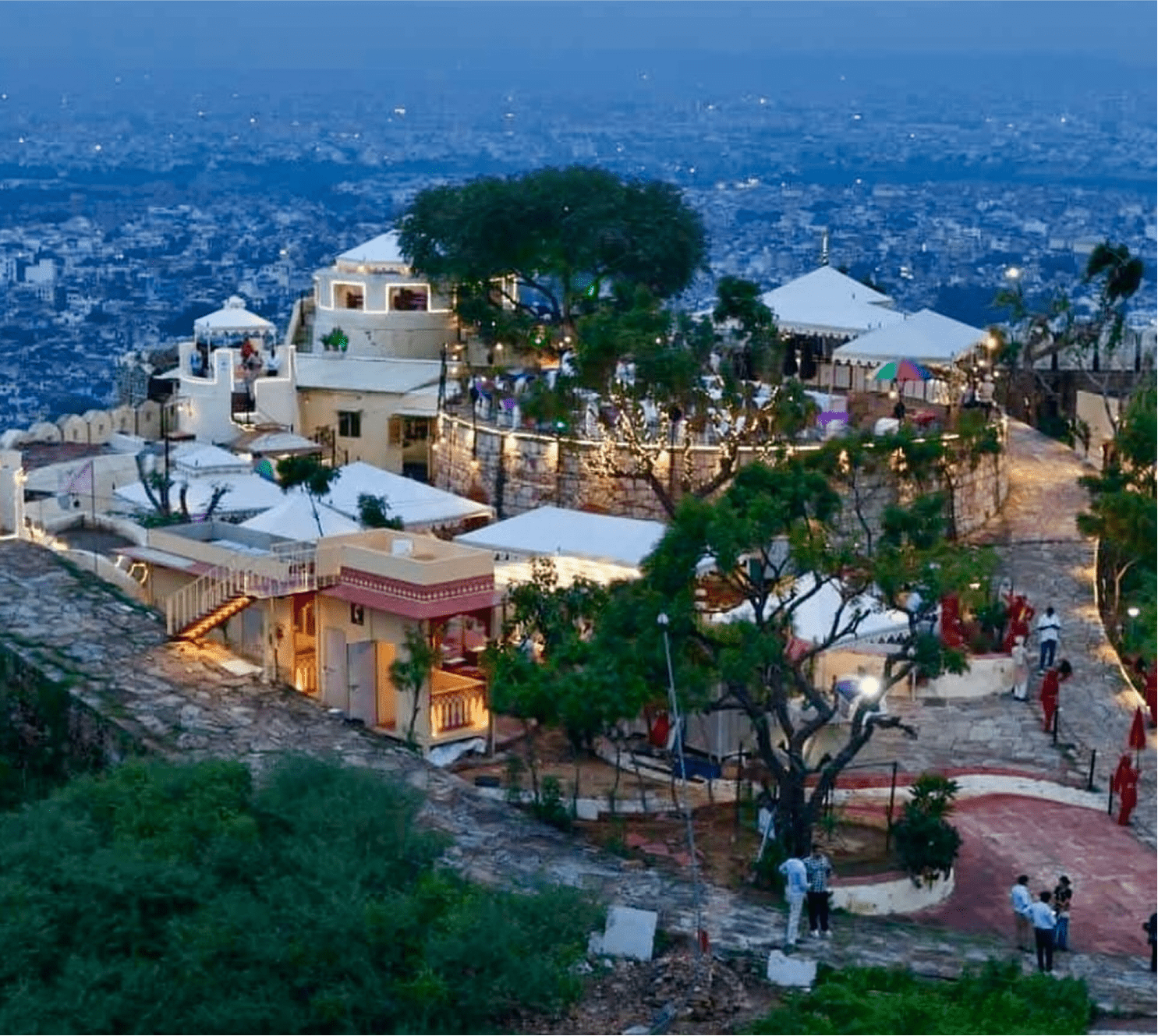 Cafes Restaurants min