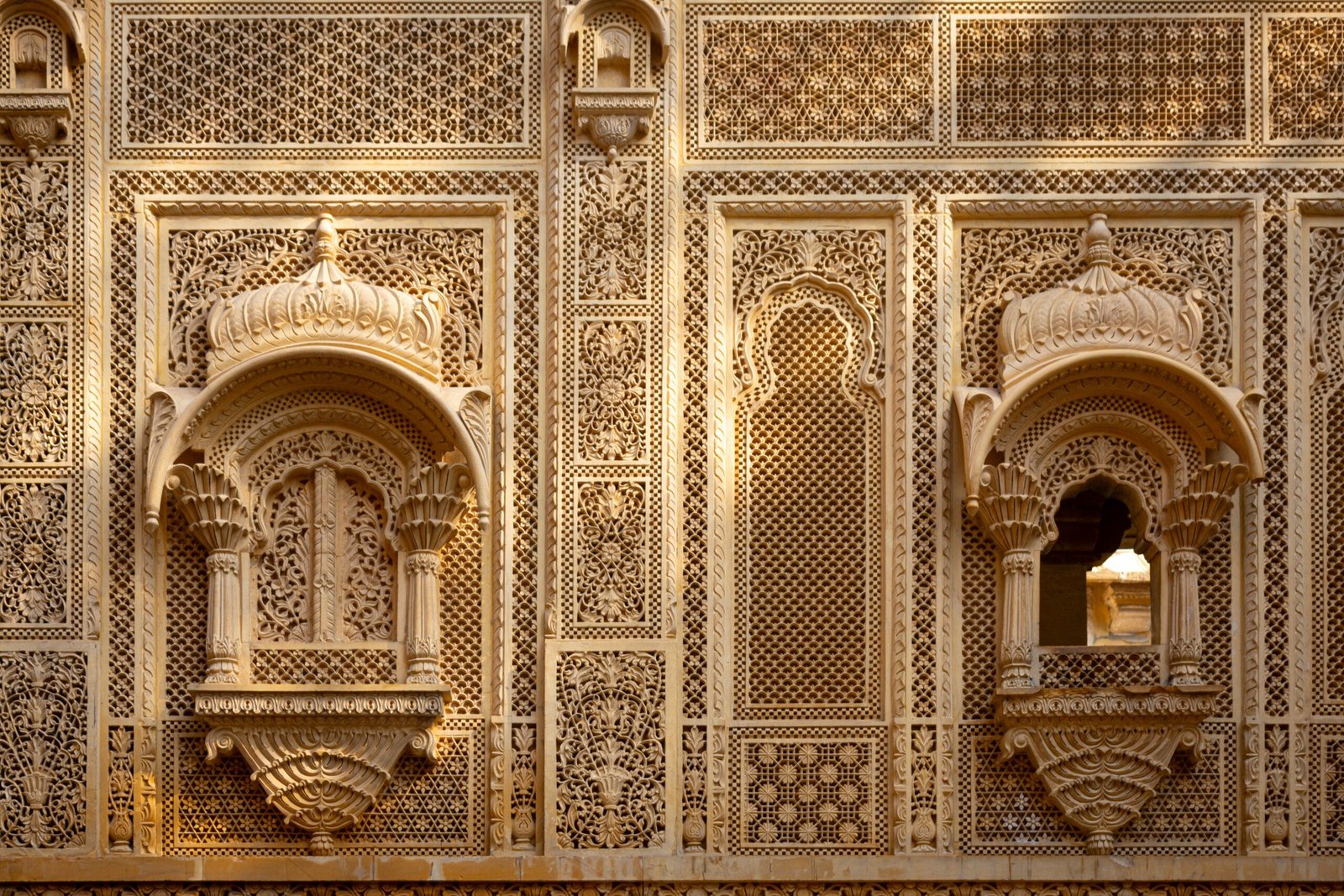 How Jaalis And Jharokhas Engineered Airflow scaled