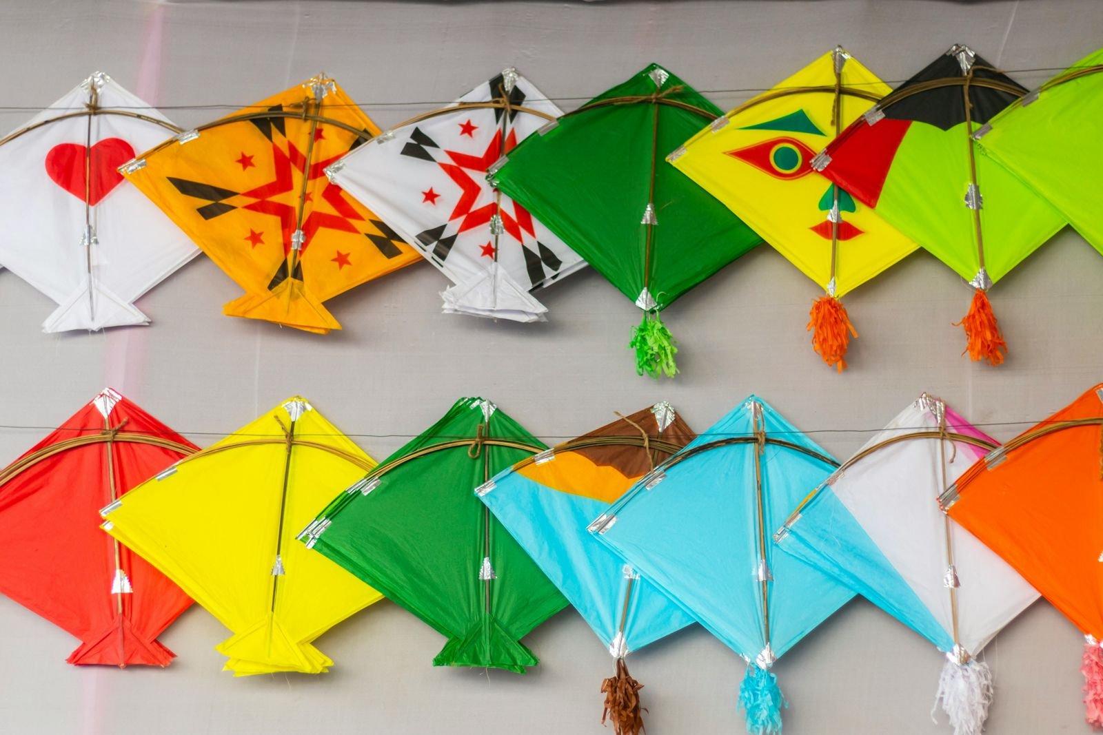 Experience Jaipur's Independence Day tradition of kite flying in jaipur from the rooftop of Dera Mandawa
