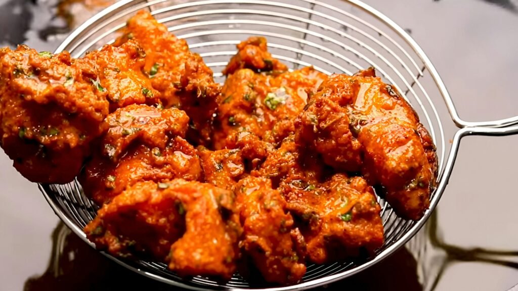 Fresh crispy pakoras served hot during the Jaipur monsoon